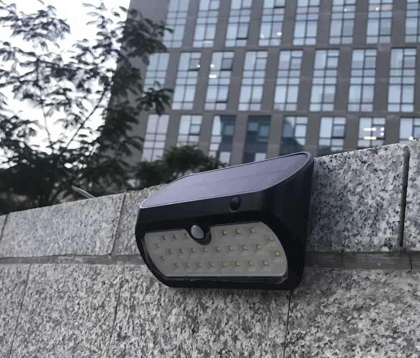 New Design Solar Motion Wall Light love and solar